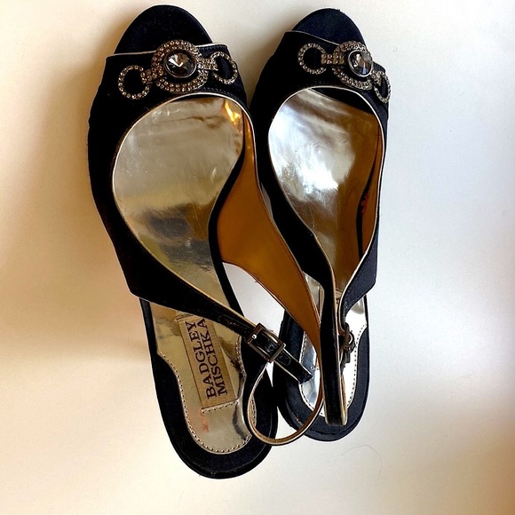 Cute satin pump with rhinestone detail. - Picture 3 of 9